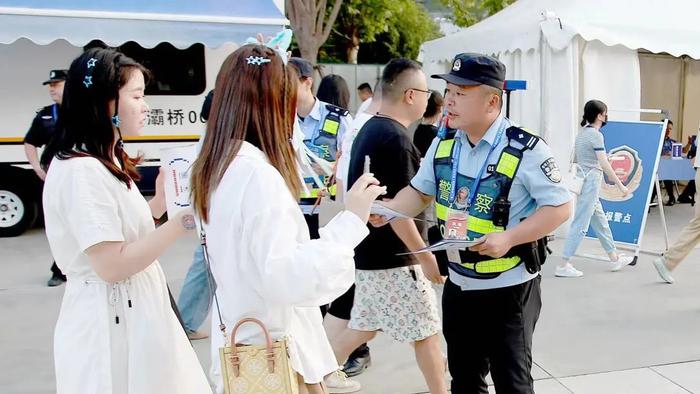 西安警方：五月天演唱会当天，抓获7人