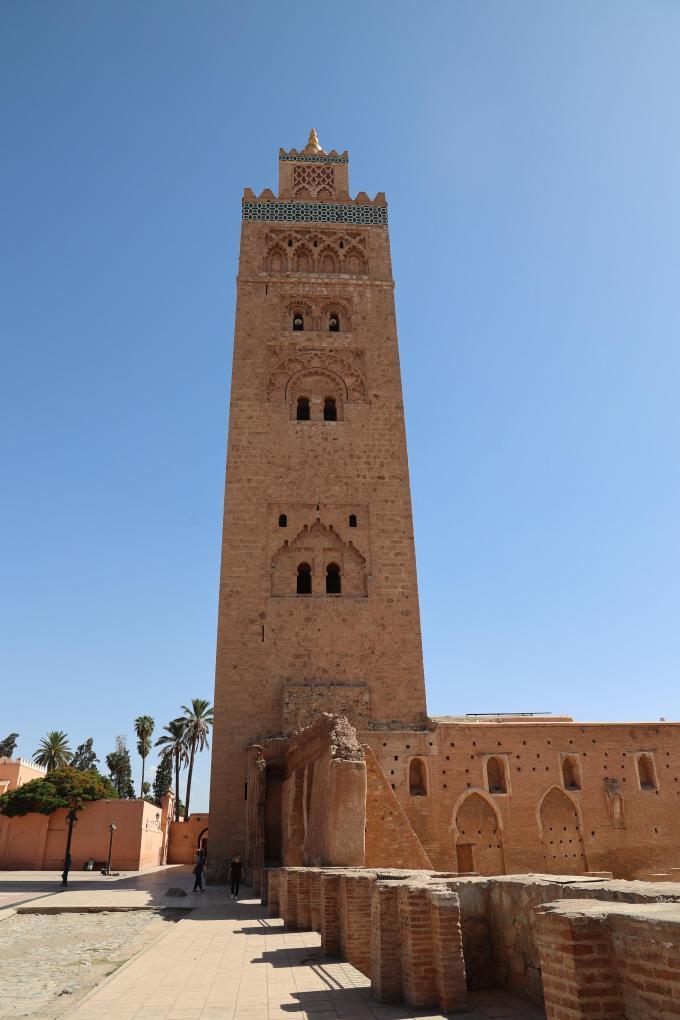 新华社记者探访摩洛哥震中附近小镇 卫星图显示损毁严重