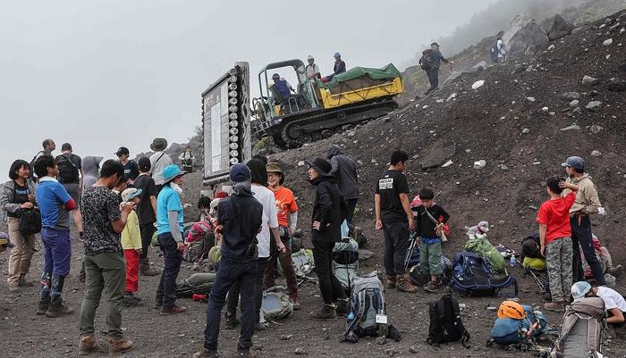 富士山客流量火爆 ，日本或将限制登山人数