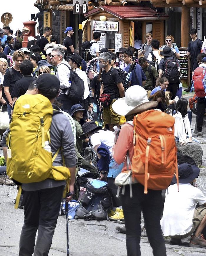 富士山客流量火爆 ，日本或将限制登山人数