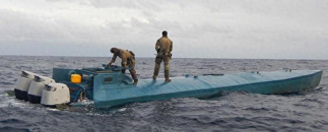 美媒：美国海军陆战队从毒贩处获得“灵感”，打造半潜式无人补给艇