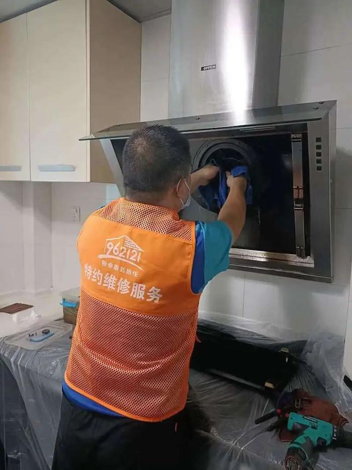 小卡片维修“刺客”一单千元？上海已开通官方特约维修服务热线