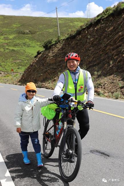 “出发第一天就哭着要妈妈！”山东男子带5岁女儿40天骑行到西藏