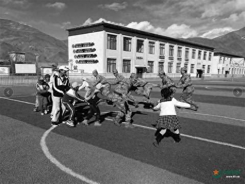 “兵老师”支教驻地小学，他们把青春献给大山和山里的孩子