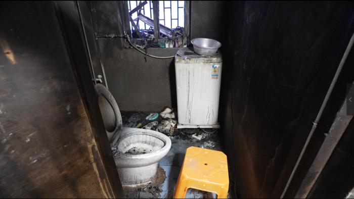 电瓶充电时起火，上海一对夫妻双双丧命！“二房东”获刑八个月