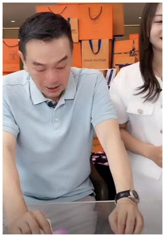处理方式不同，李佳琦和董宇辉的高下立判