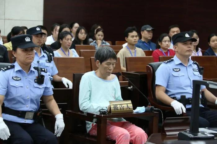 被告人余华英。图源:贵阳市中级人民法院官方微信