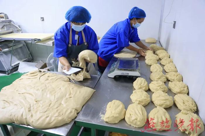 我们的节日 | 流心、五仁、木糖醇、山楂……这个村让石家庄人爱上家乡的月饼