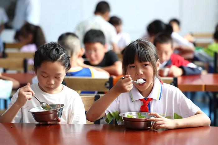 “预制菜进校园”引争议，速冻饺子算是预制菜吗？