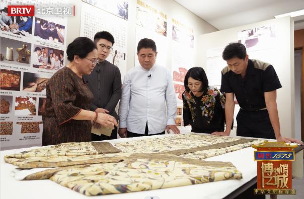 《博物馆之城》第二季——中华文明探源季热播中 单霁翔带队探源中国服饰文明