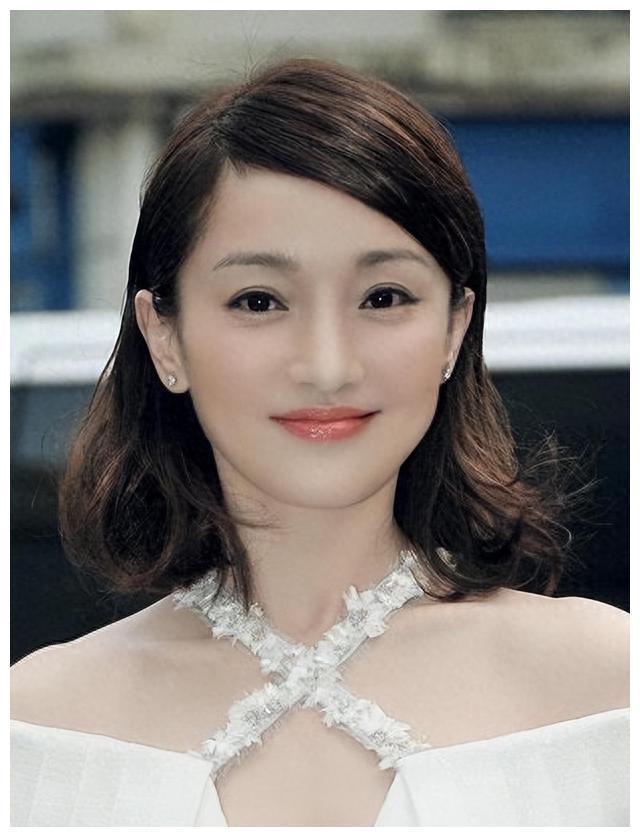 人间精灵周迅:十次恋爱一次婚姻,48岁无儿无女,今如何幸福?