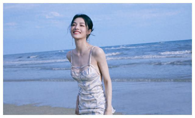 钟楚曦风头正劲:从冯小刚到侯雯元,众人竞相捧红!