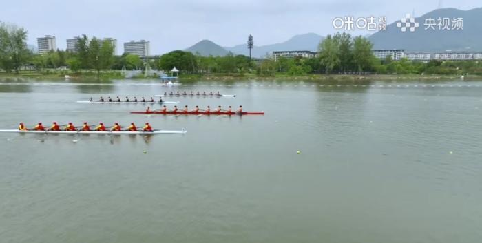 上海运动员分获女子四人双桨、赛艇女子八人单桨有舵手决赛金牌！