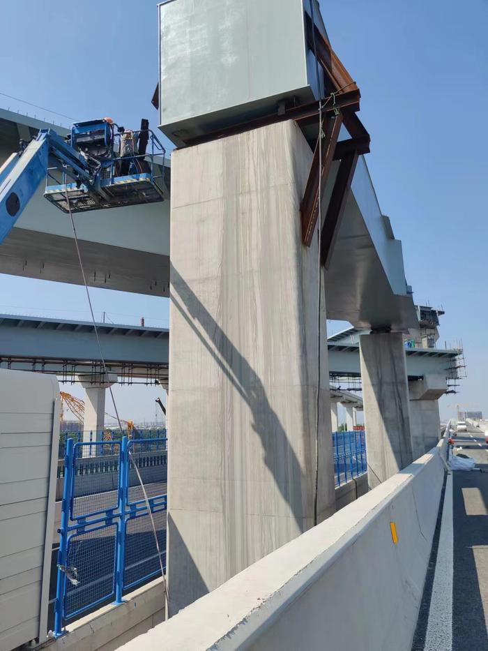 上海沿江通道浦西段G1503高速公路和同济高架路建成通车