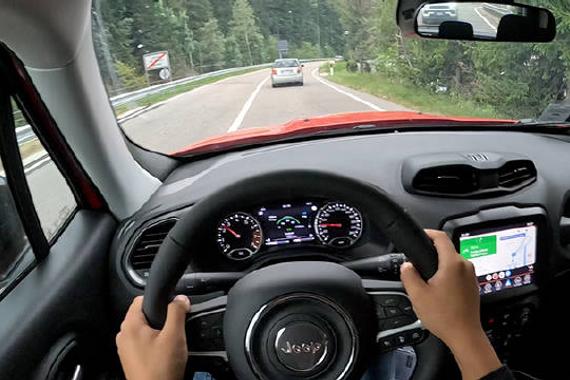 酷酷的混动SUV FOR第一视角 Jeep自由侠HEV