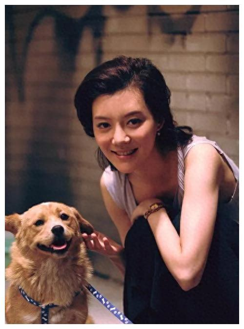 “闪婚闪离”背后的车晓:文艺世家的荣耀传承