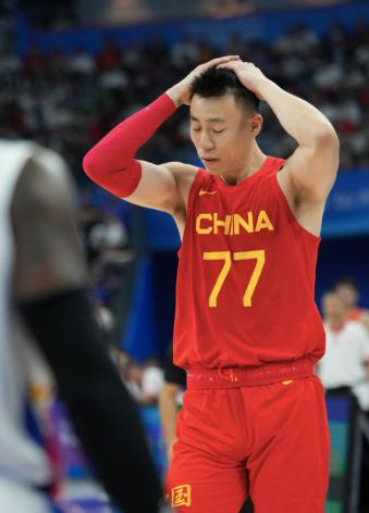 从独自离场到发布会道歉，姚明和中国男篮经历了什么？