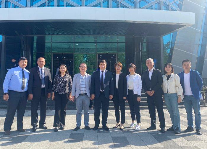中国科学院与乌兹别克斯坦高等教育与科技创新部签署开放科学框架性战略合作协议