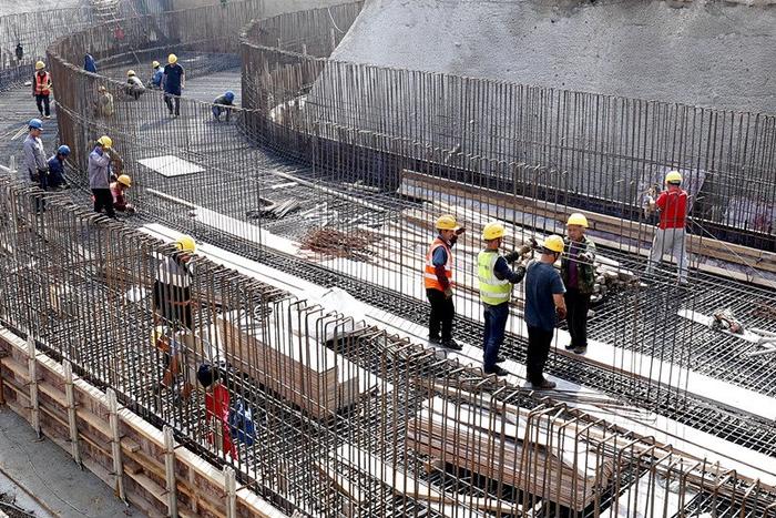 武汉地铁19号线还路于民 武汉站前匝道桥梁浇筑完成