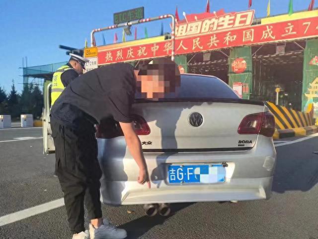 道路不是赛车场 “飙车炸街”不可取