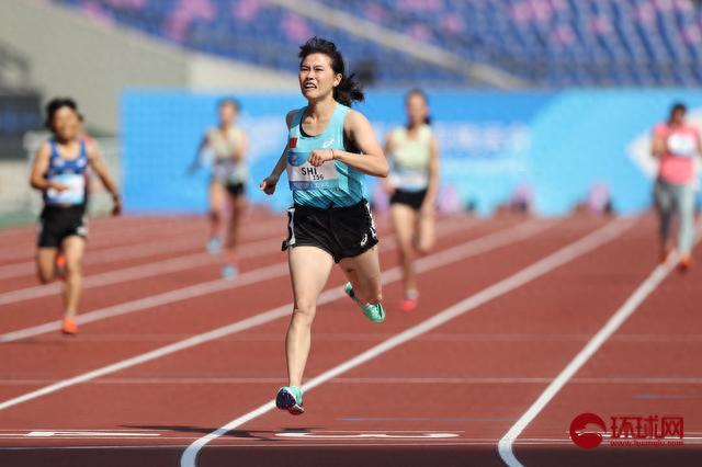 杭州第4届亚残运会：史逸婷打破田径女子200米T36级世界纪录夺冠