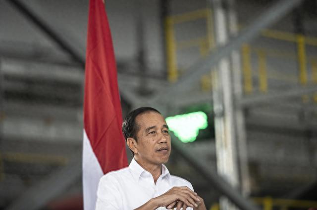 观察｜普拉博沃宣布搭档佐科长子竞选印尼总统，各界怎么看？