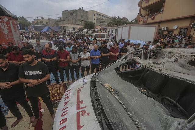 早安·世界｜以坦克向加沙推进，巴方公布七千名遇难者名单