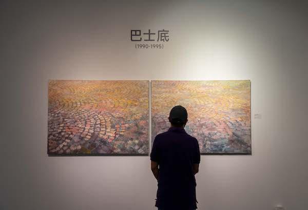 画布上的“履历”：旅美画家韩辛回顾展上海举行