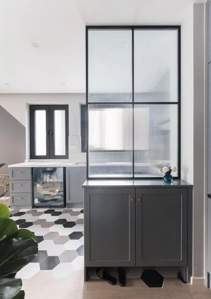 入户玄关柜隔断 w700d1q75cms.jpg