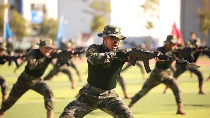 精武强能练精兵——武警海警学院举办第二十六届军事体育运动会