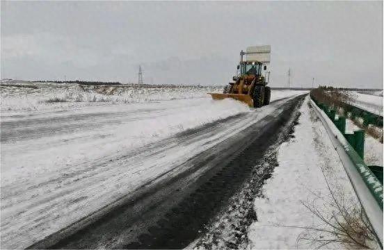 下半年首场寒潮来袭：内蒙古、黑龙江多地发布暴雪红色预警