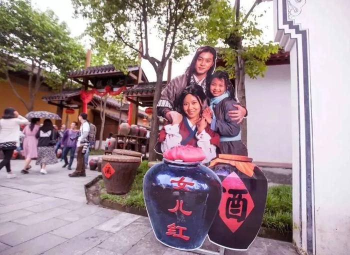 “情况说明”中列举的景区使用原剧角色形象进行宣传(图片来源:武林外传官微)