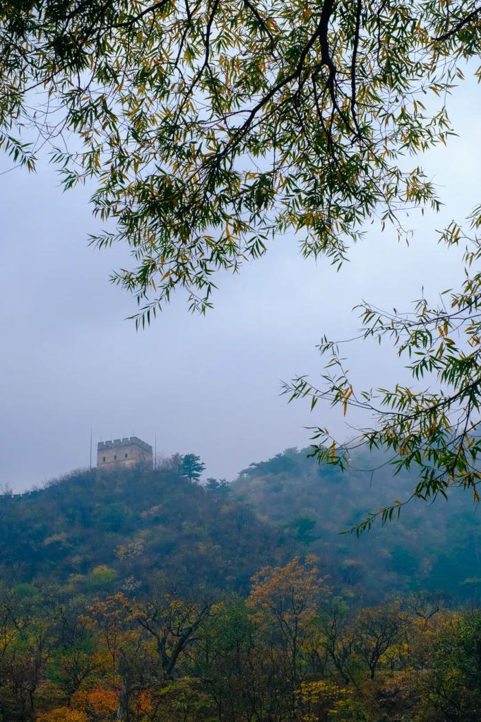 “天青色等烟雨，而我在等你”~这句歌词，出现在了怀柔~