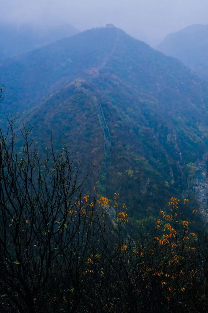 “天青色等烟雨，而我在等你”~这句歌词，出现在了怀柔~