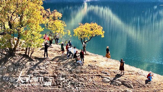 安徽黄山：太平湖秋色美