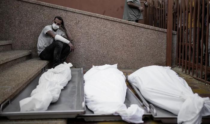 困于战火中的加沙医院：“每天都是有史以来最糟糕的一天”