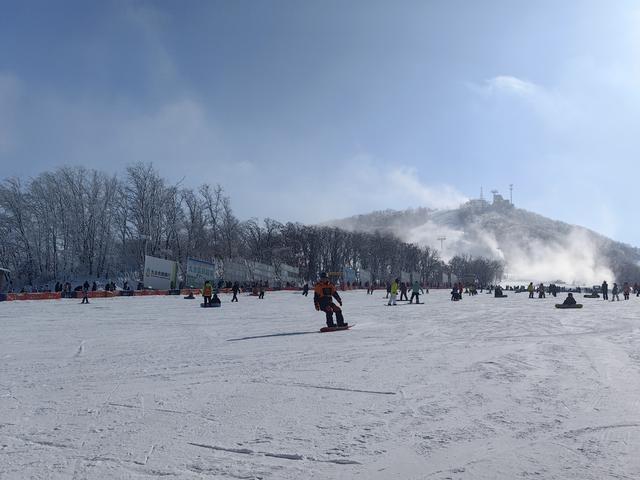 迎接新雪季，九台区庙香山温泉滑雪度假区正式“开板”