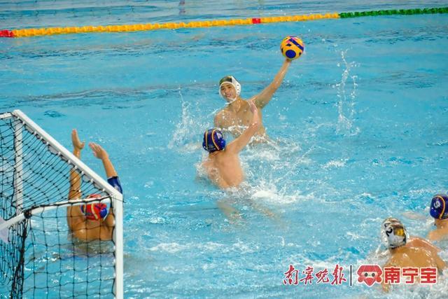 学青会水球比赛14日展开女子决赛，南宁队争夺铜牌