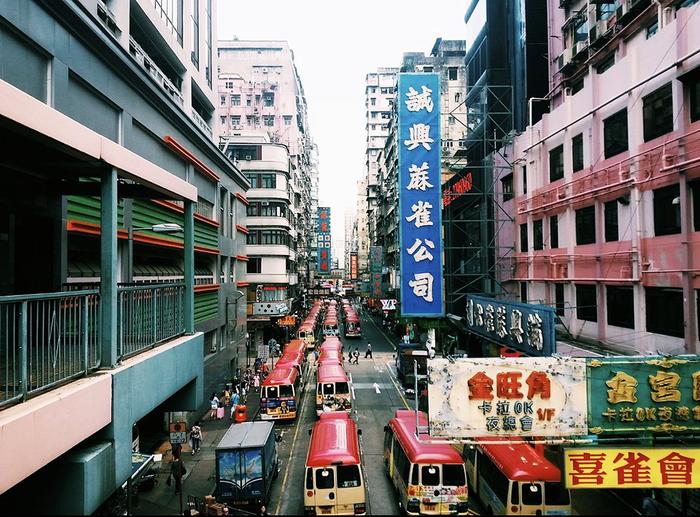 【图集】香港美都餐室正式摘下霓虹灯招牌：镜头下，霓虹灯与香港的城市记忆