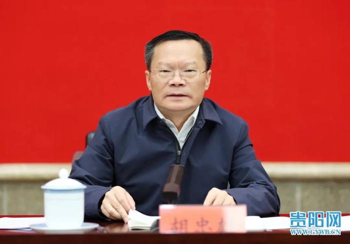 市委常委会召开会议 传达学习省委近期会议精神 调度主题教育党建统战工作