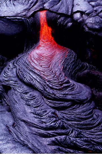 冰岛进入紧急状态，即将发生火山爆发？冰与火的碰撞之下会发生什么？