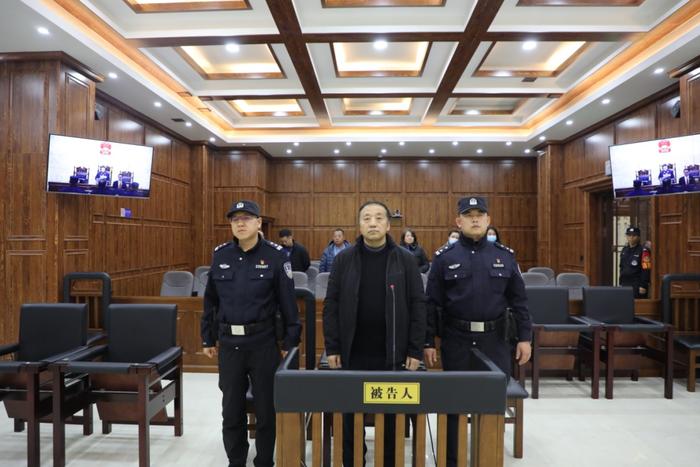 受贿超3731万，吉林省委机要局原局长许振昌一审获刑13年