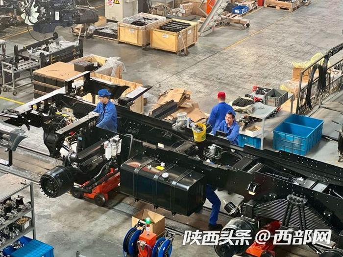 每十二分钟下线一辆特种车 看陕西这家企业产品如何“纵横”世界矿山