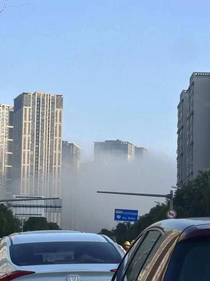 被昆明今早的朝霞美到！但准备好，降温、降雨马上要来了……