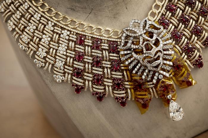 一条圣罗兰18K金手链定价35万元，它可以被称为高级珠宝吗？