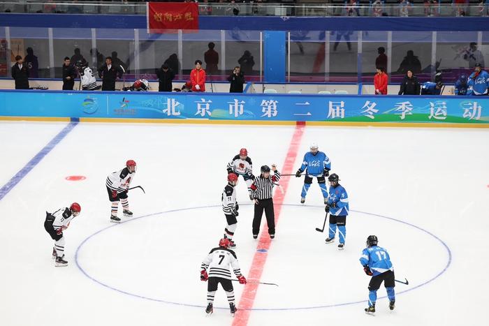 北京市二冬会花滑竞争激烈，安香怡感叹5种三周跳已成标配