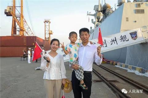 中国海军编队抵达缅甸开始友好访问