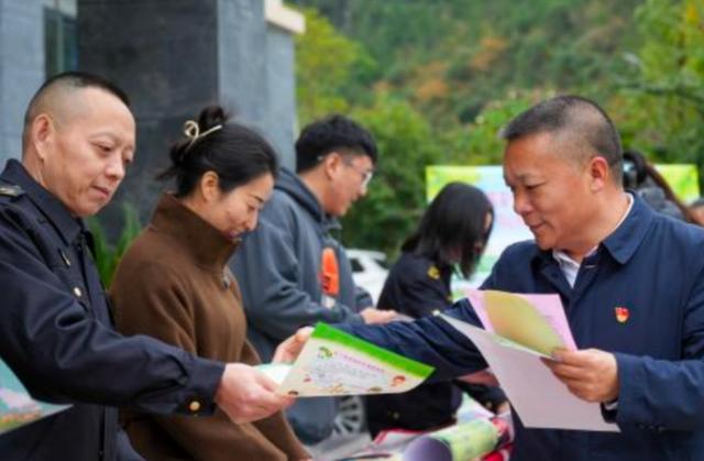 重庆巫溪县：守护群众“舌尖上的安全”，2023年全国食品安全宣传周活动启动