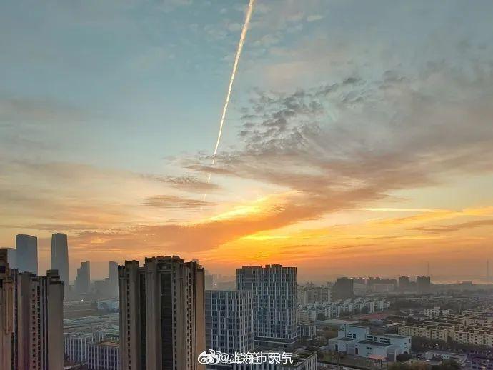 太刺激！上海桂花又开了！冷空气傍晚抵达，最低气温跌到个位数，郊区挑战冰点