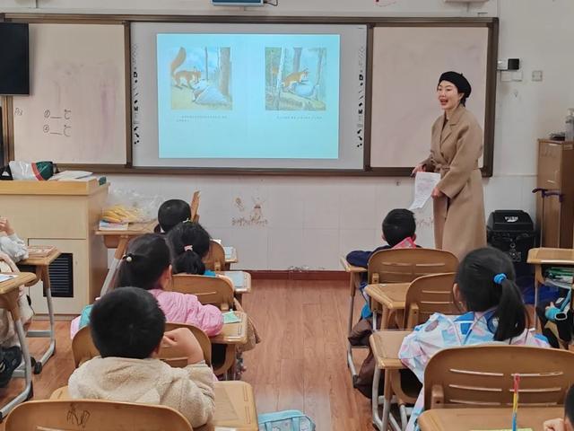 十余年讲述与陪伴，上海长宁实验小学“故事妈妈”周二不见不散